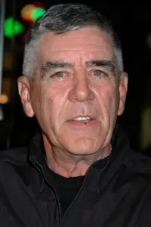 R. Lee Ermey como: Marshall