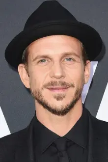 Gustaf Skarsgård como: Martin Schibbye