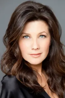 Daphne Zuniga como: Kate