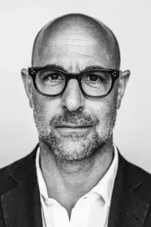 Stanley Tucci como: Charles Wolf
