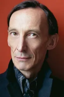 Julian Richings como: The Magistrate