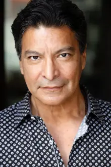 Gil Birmingham como: T.B. Thompson