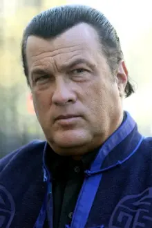 Steven Seagal como: Elijah Kane