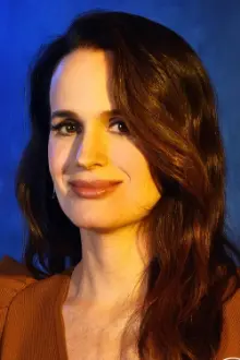 Elizabeth Reaser como: Andi