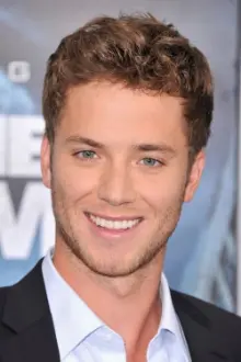 Jeremy Sumpter como: Jason Quinn