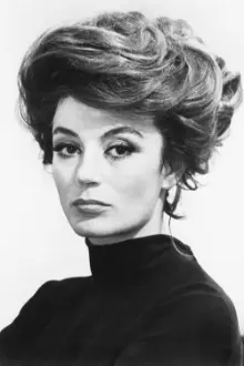 Anouk Aimée como: Laura Ceriani