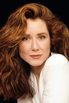 Mary McDonnell como: Amy Banks