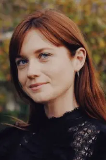 Bonnie Wright como: Connie (voice)