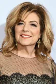 Caroline Aaron como: Mom