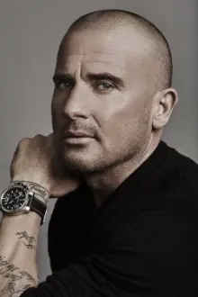 Dominic Purcell como: Adrien