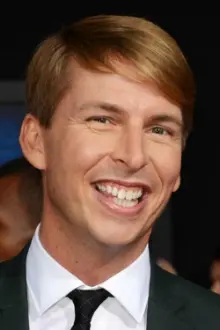 Jack McBrayer como: Self - Host