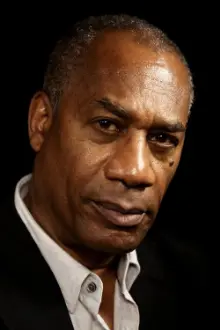 Joe Morton como: Dr. Charles Russell