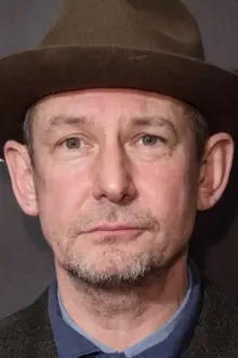 Ian Hart como: Dr. Watson