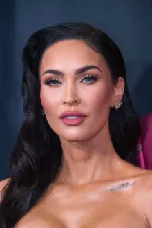 Megan Fox como: Emma