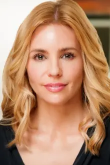 Olivia d'Abo como: Elena