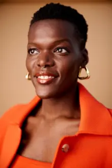 Sheila Atim como: Viola / Sebastian