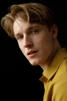 Louis Hofmann como: 