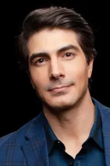 Brandon Routh como: James