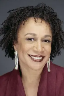 S. Epatha Merkerson como: Alice