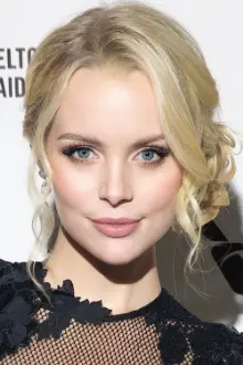 Helena Mattsson como: Danielle Turner