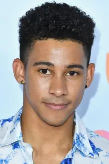 Keiynan Lonsdale como: Garret