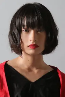 Mugi Kadowaki como: Satomi Suzuki (University Student)