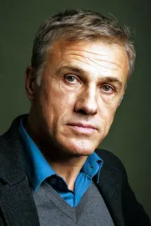 Christoph Waltz como: Stefan Mueller