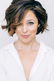 Autumn Reeser como: Suzanne