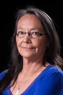 Tantoo Cardinal como: Stella Mitchell