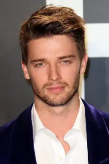 Patrick Schwarzenegger como: Michael