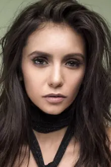 Nina Dobrev como: Mia Jones