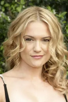 Victoria Pratt como: Robbie Collins