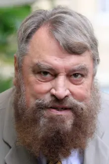 Brian Blessed como: Narrator