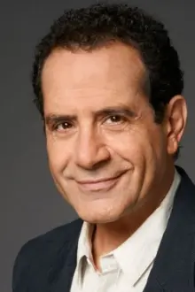 Tony Shalhoub como: Luigi (voice)