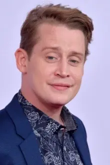 Macaulay Culkin como: Pat Mahoney