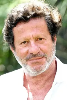 Joaquim de Almeida como: Alberto Ibarguren