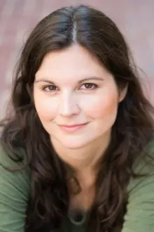 Lisa Jakub como: Clara Storey