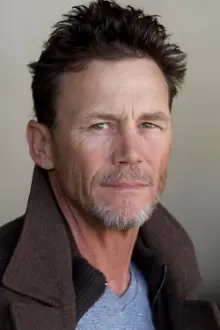 Brian Krause como: Frank