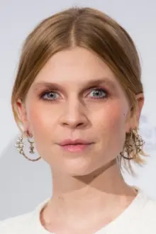 Clémence Poésy como: Anna