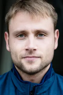 Max Riemelt como: Gefreiter Kerner