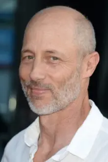 Jon Gries como: Hoyt