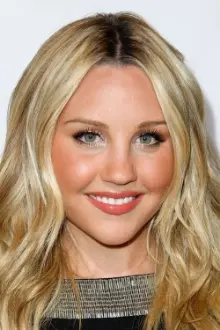 Amanda Bynes como: Holly Tyler