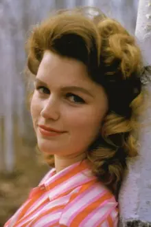 Lee Remick como: Katherine Thorn