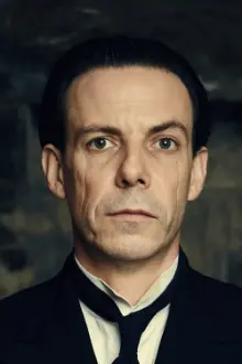 Noah Taylor como: Danny