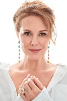 Elizabeth Perkins como: Blanche Dillon