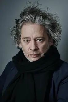 Dexter Fletcher como: Albert