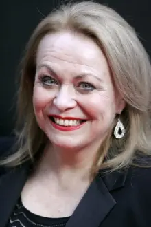 Jacki Weaver como: Mary Baxter