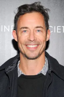 Tom Cavanagh como: Harry