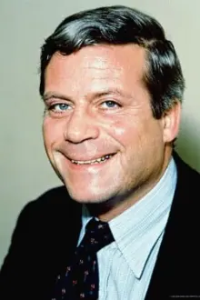 Oliver Reed como: Russ
