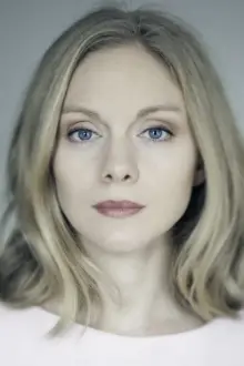 Christina Cole como: 